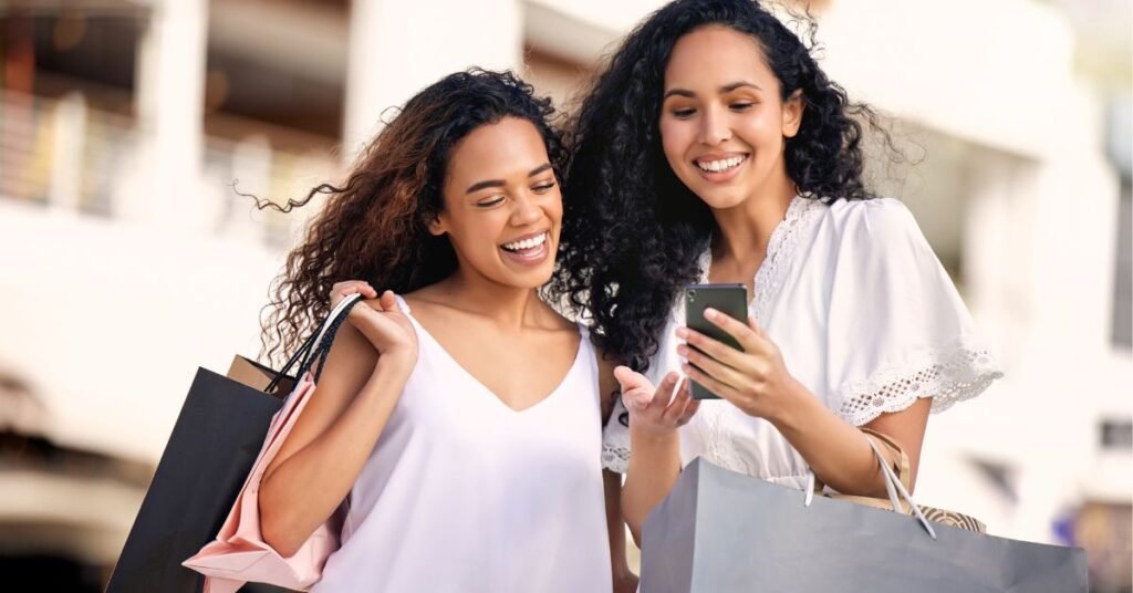 Chatbot para tienda de ropa mostrando catálogo y asistencia de compra en WhatsApp